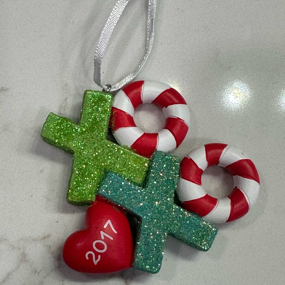 Hallmark Christmas ornament with glitter Xoxo 2017